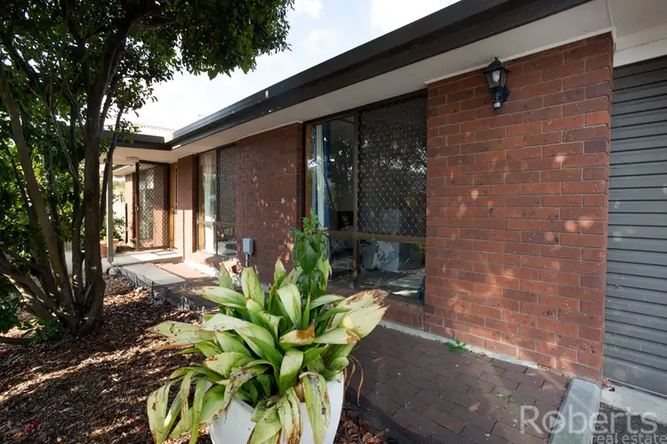 2/102 Franmaree Rd, Newnham TAS 7248