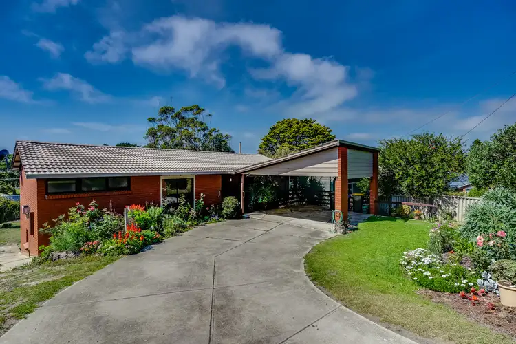 12 COORONG CRESCENT, Encounter Bay SA 5211