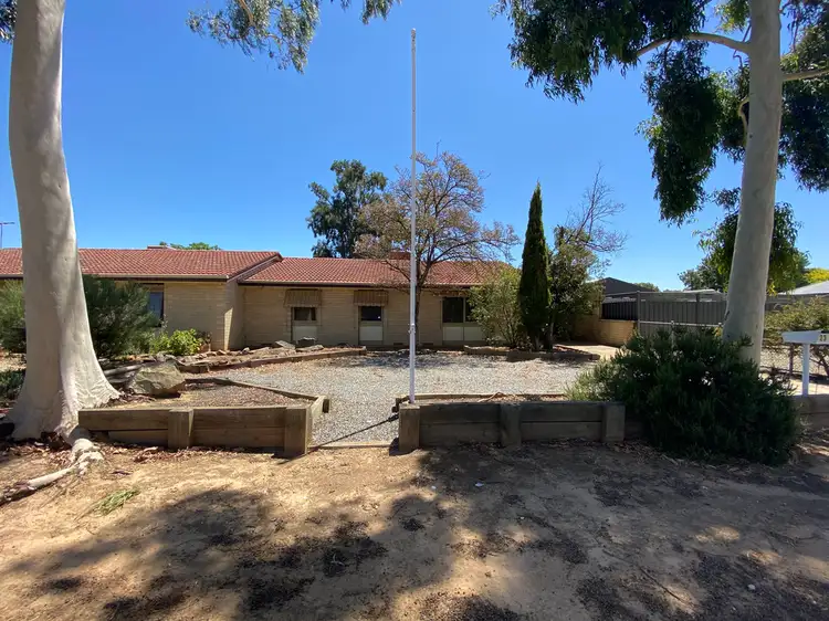23 GUM CRESCENT