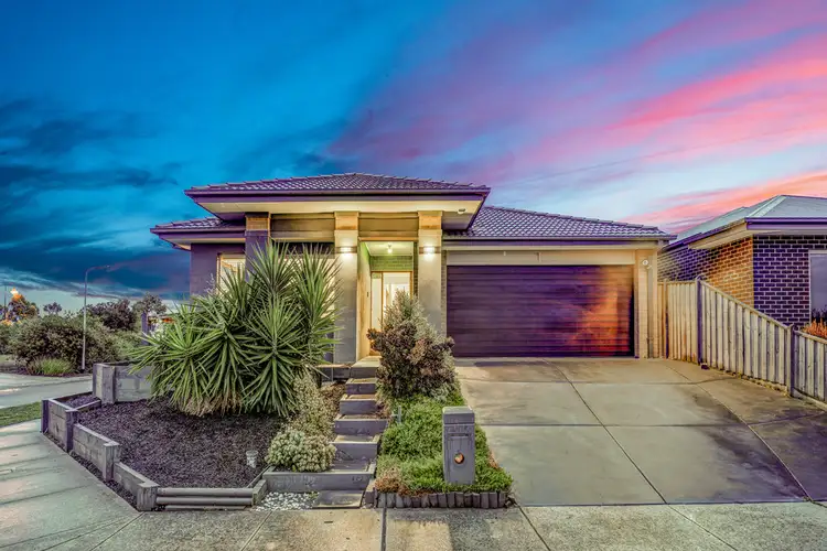 3 Maeve Circuit, Clyde North VIC 3978
