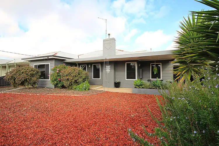 16 Iris Street, Horsham VIC 3400