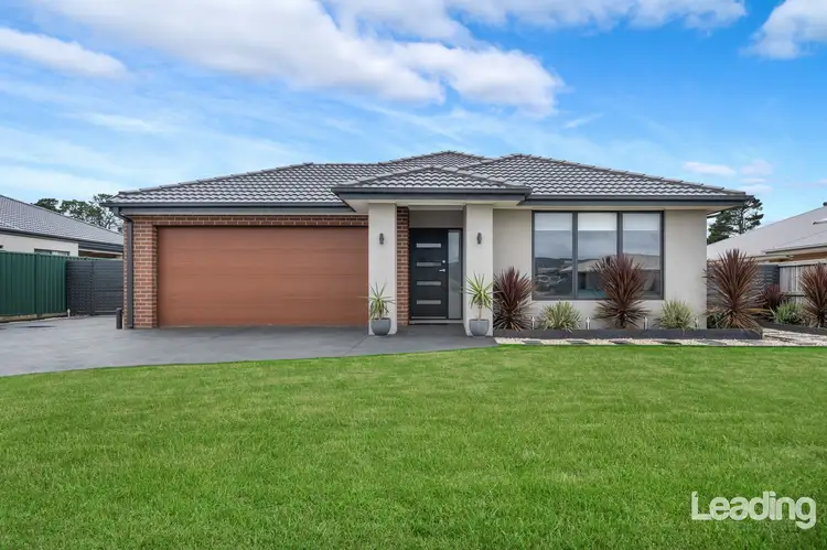 19 Melaleuca Boulevard, Romsey VIC 3434