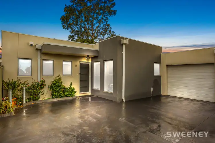 2/35 Dove Avenue, Altona VIC 3018