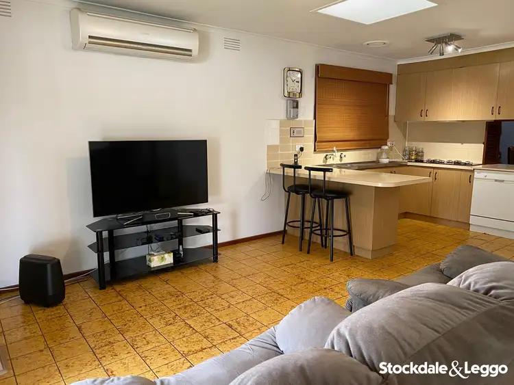 Sixth view of Homely house listing, 10 Chesney Court, Gladstone Park VIC 3043