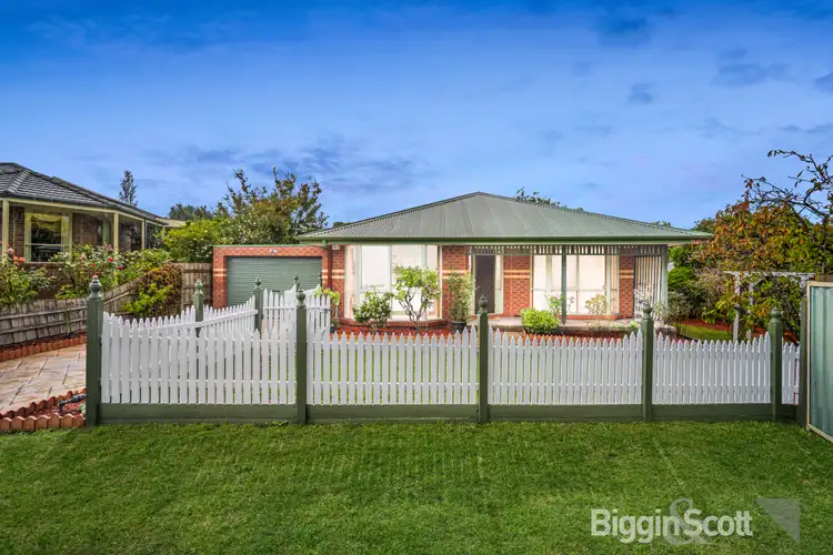 32 Fairlawn Place, Bayswater VIC 3153