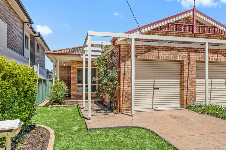 16 Peace Avenue, Peakhurst Heights NSW 2210
