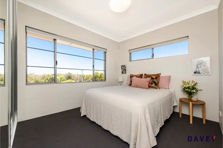 4/17 Emerald Way, Carine WA 6020