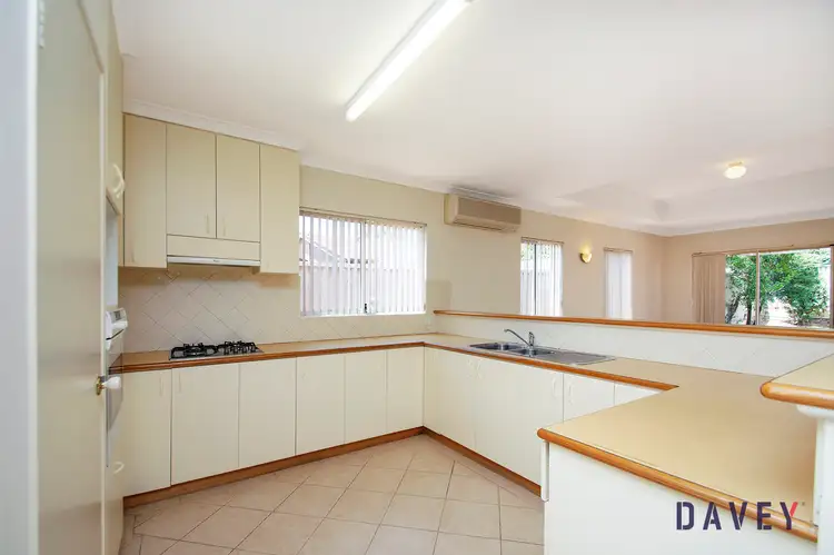 4 Elworthy Place, Karrinyup WA 6018