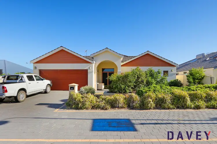 40 Oakworth Meander, Tapping WA 6065