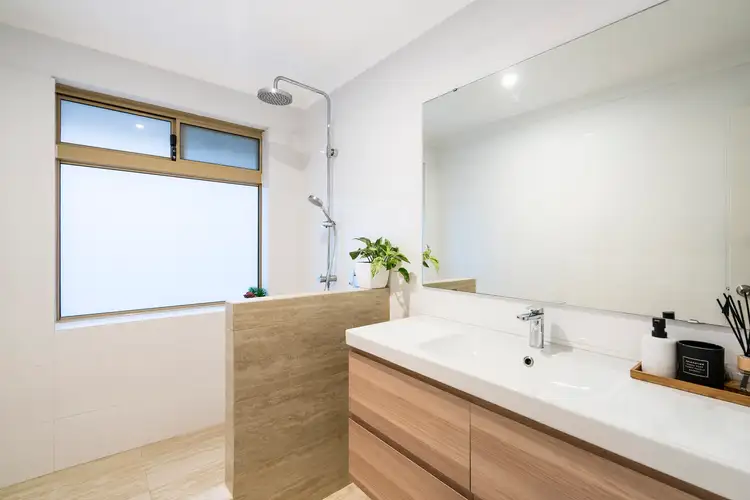 Sixth view of Homely house listing, 2/50 Albemarle Street, Doubleview WA 6018