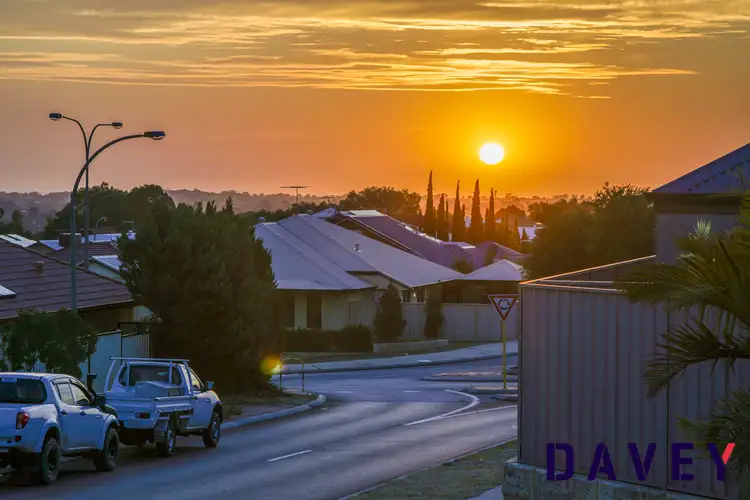 31 Narrien Loop, Hocking WA 6065