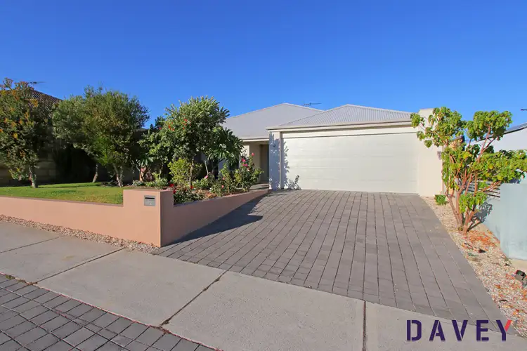 12 Oriole Way, Tapping WA 6065