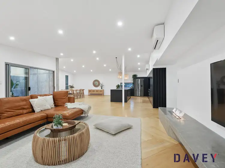 16 Cassinia Road, Duncraig WA 6023