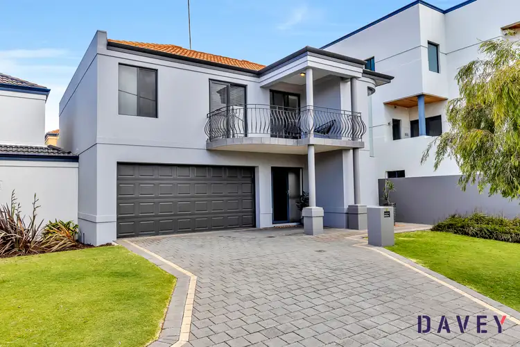 6 May Street, Scarborough WA 6019
