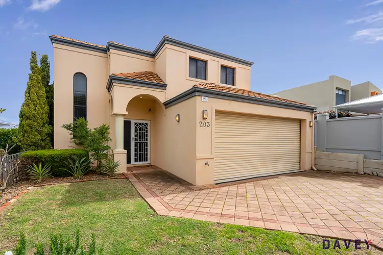 203 Grand Promenade, Doubleview WA 6018