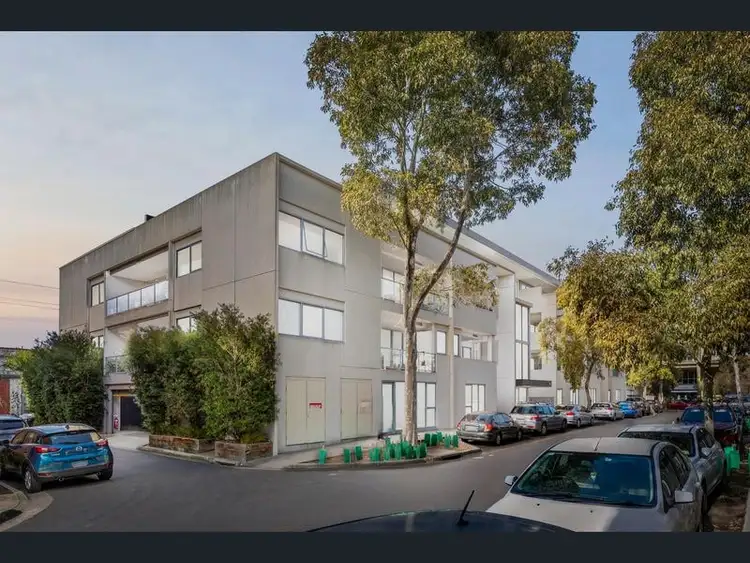 12-32 Lux Way