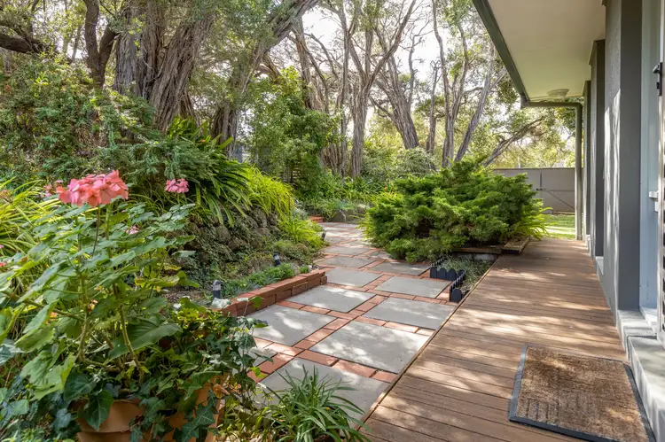 10 Canterbury Jetty Road, Blairgowrie VIC 3942
