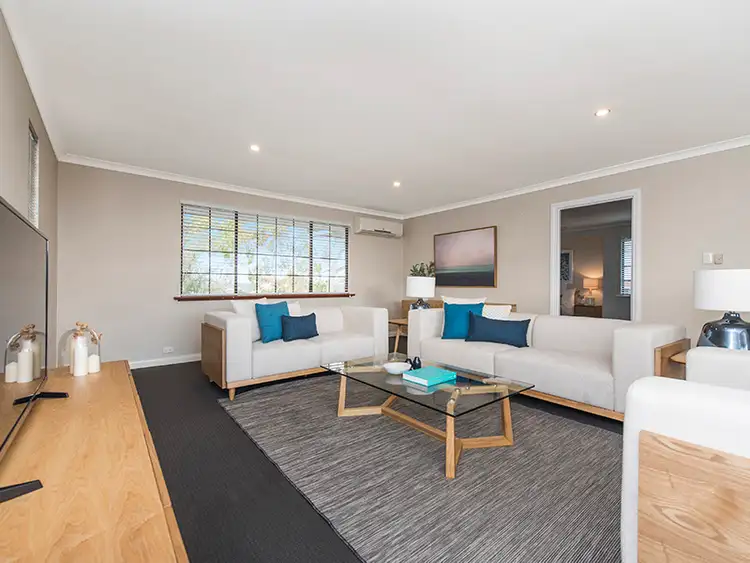 Sixth view of Homely house listing, 7 Elgin Court, Duncraig WA 6023