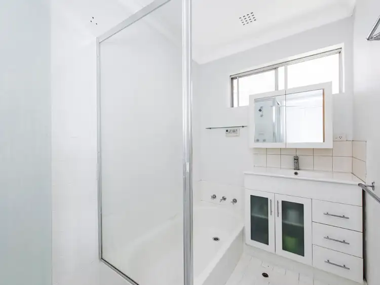 Sixth view of Homely semi-detached listing, 9a Owen Place, Hamersley WA 6022