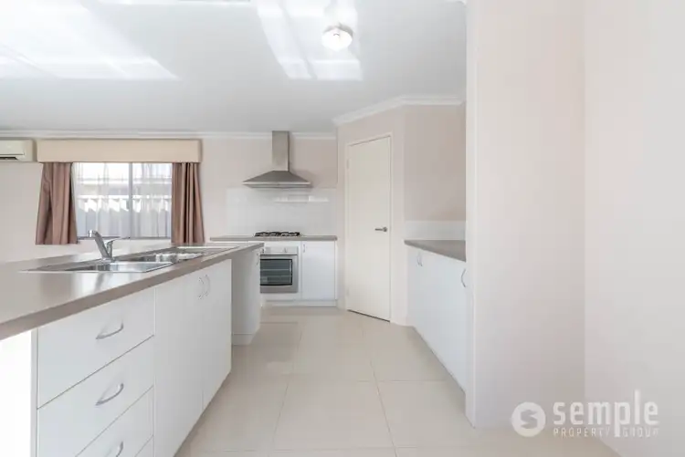 Fifth view of Homely house listing, 5 Aromatic Crescent, Atwell WA 6164