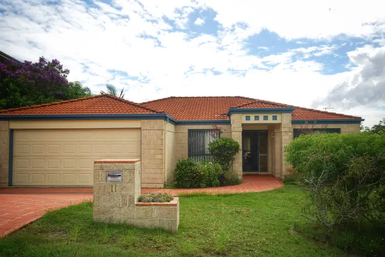 11 Edinburgh Close, Upper Kedron QLD 4055