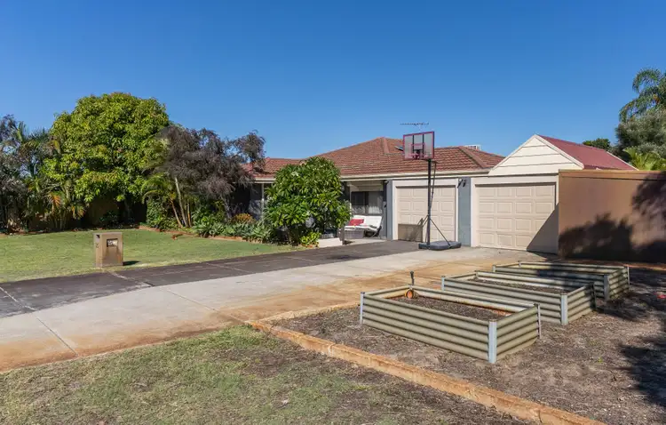 25 Redgum Way, Morley WA 6062