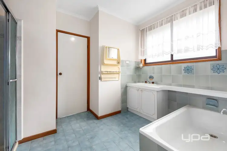 Fifth view of Homely house listing, 4 Joshua Court, Kings Park VIC 3021