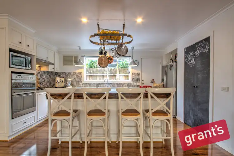 Fifth view of Homely house listing, 8 Adelong Court, Berwick VIC 3806