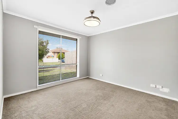 Sixth view of Homely house listing, 3 Maureen Close, Cranbourne West VIC 3977