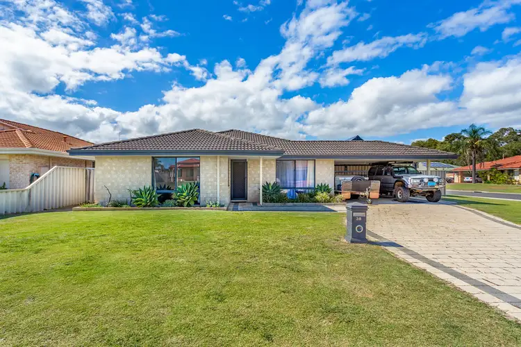 38 Blue Wren Drive, Eaton WA 6232