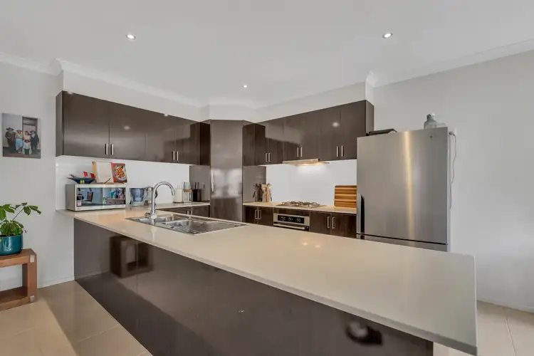 Second view of Homely house listing, 6 Periwinkle Circuit, Craigieburn VIC 3064