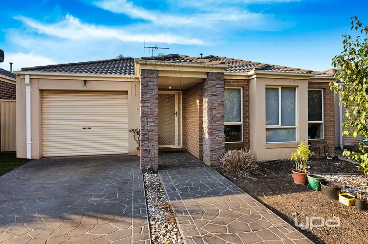 Main view of Homely house listing, 5 David Circuit, Hillside VIC 3037