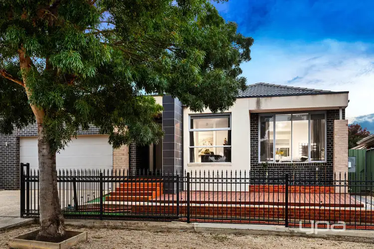 15 Dahlia Drive, Caroline Springs VIC 3023