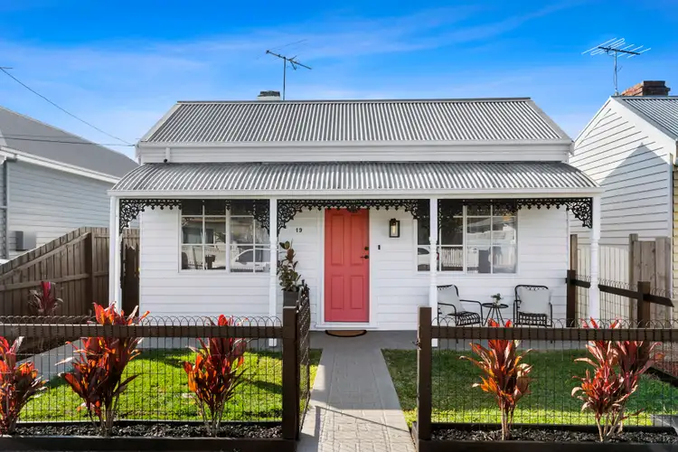 19 Margaret Street, Rippleside VIC 3215