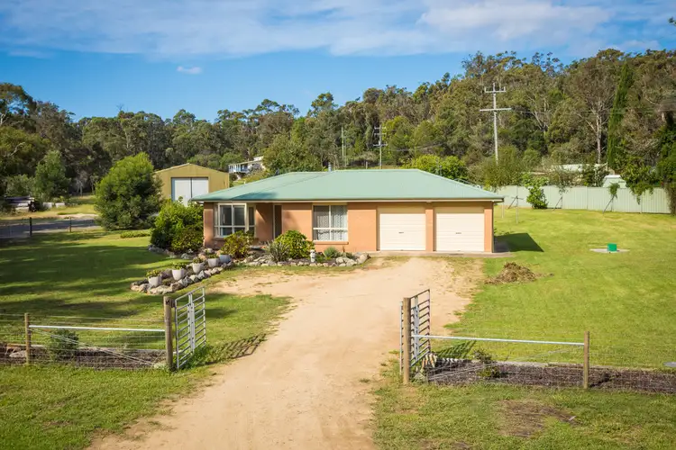 16 STRATHMORE CRESCENT, Kalaru NSW 2550