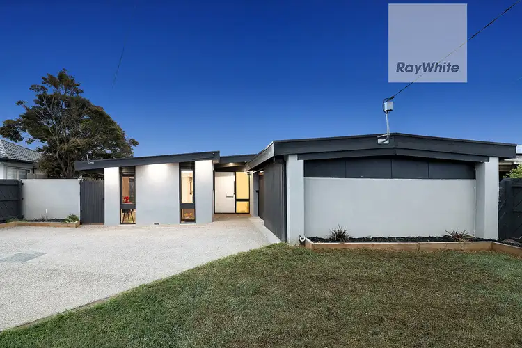 15 Elmhurst Road, Gladstone Park VIC 3043