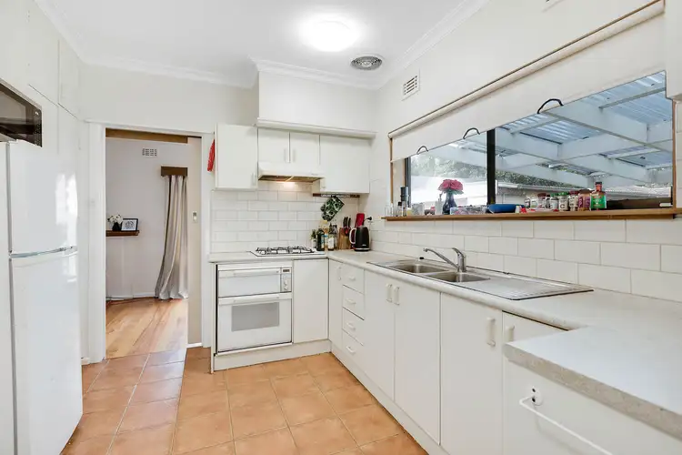 Fourth view of Homely house listing, 2 Hythe Close, Moorabbin VIC 3189