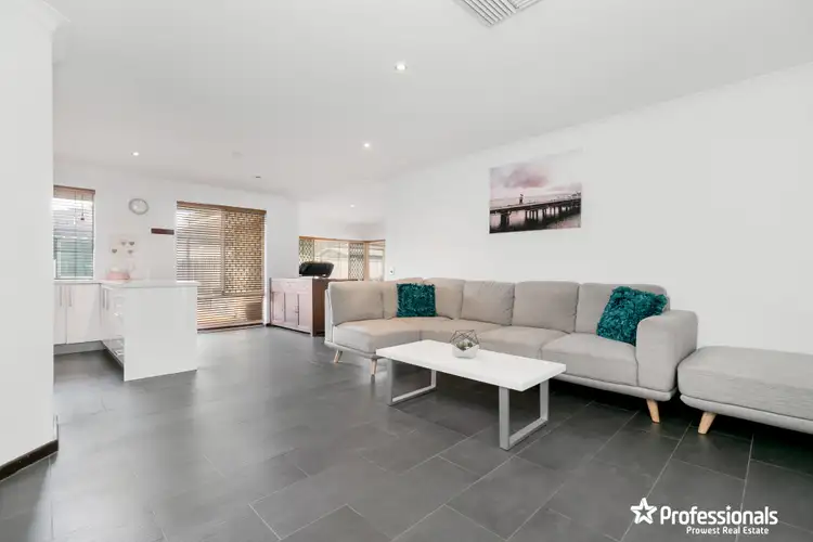 21 Hollingsworth Way, Leeming WA 6149