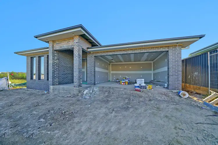 45 Roy Crescent, Thirlmere NSW 2572