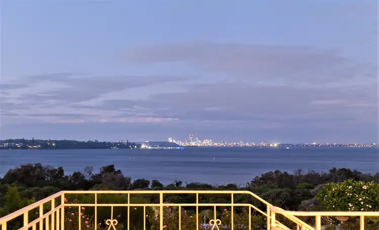 23 Stoneham Road, Attadale WA 6156
