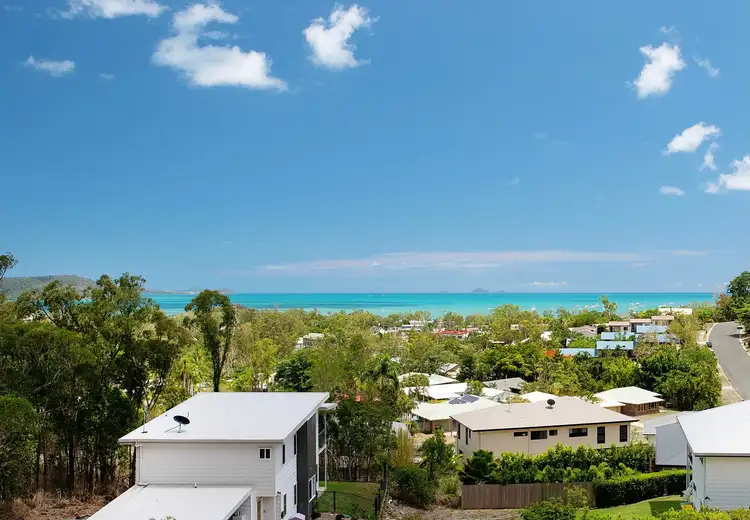 10 Yachtsman Parade, Cannonvale QLD 4802