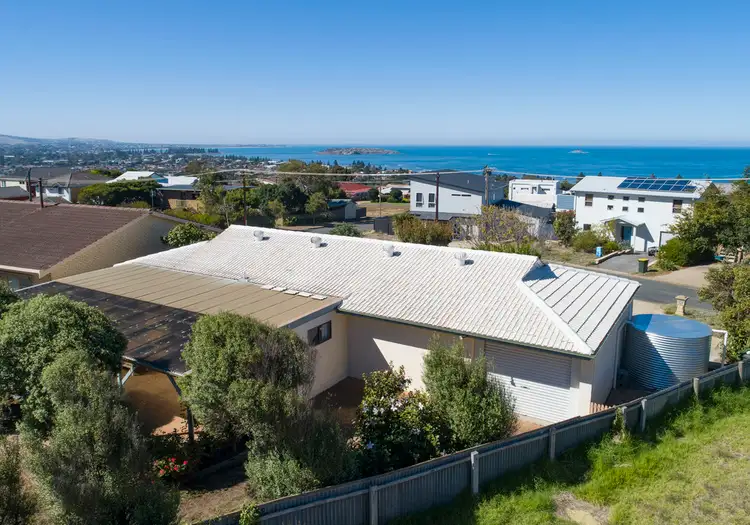 25 NORMA CRESCENT, Encounter Bay SA 5211