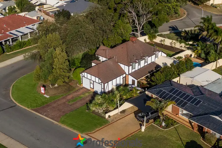 9 Oaklands, Halls Head WA 6210