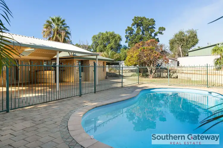 14 Burrows Place, Parmelia WA 6167