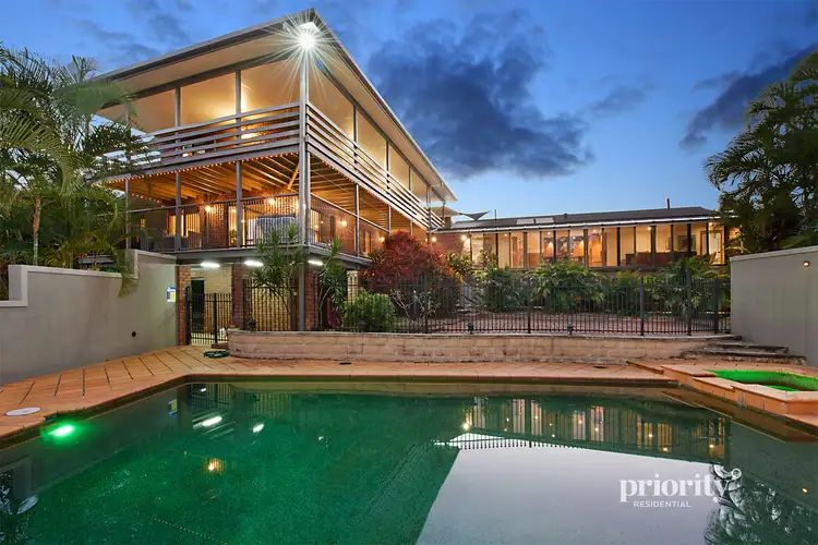 32 Henderson Road, Everton Hills QLD 4053