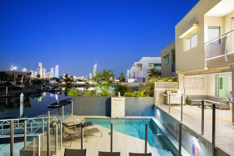 1/11 Vespa Crescent, Surfers Paradise QLD 4217