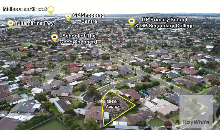 Fifth view of Homely house listing, 5 Ashwood Close, Gladstone Park VIC 3043