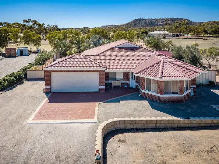 4 Hill Creek Road, Moresby WA 6530