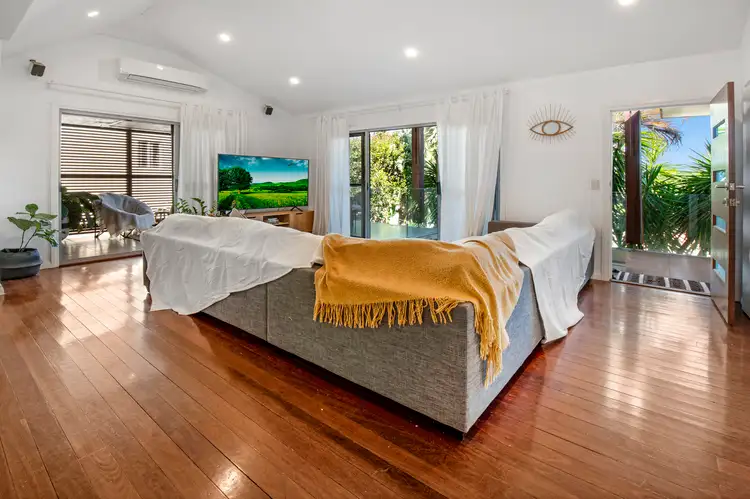 1/28 HARLEY STREET, Labrador QLD 4215