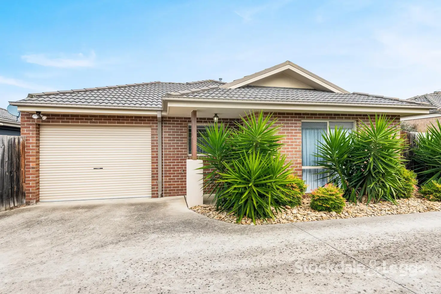 Main view of Homely house listing, 2/27-29 Rogers Street, Pakenham VIC 3810